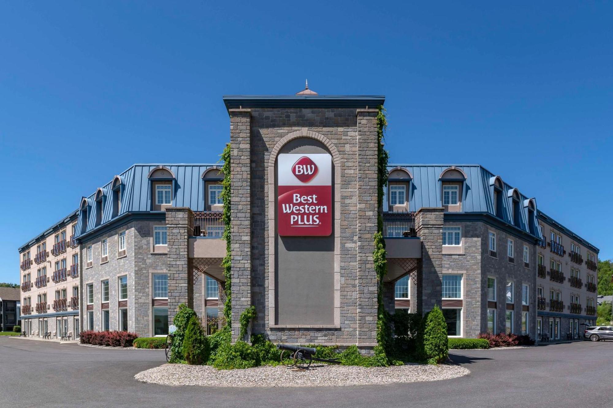 Best Western Plus Edmundston Exterior photo